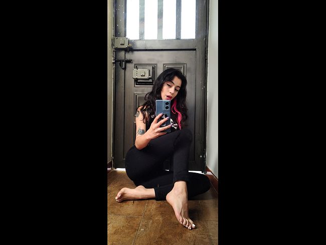 Download: VelvetLiquid - sexy Video vor dem Spiegel