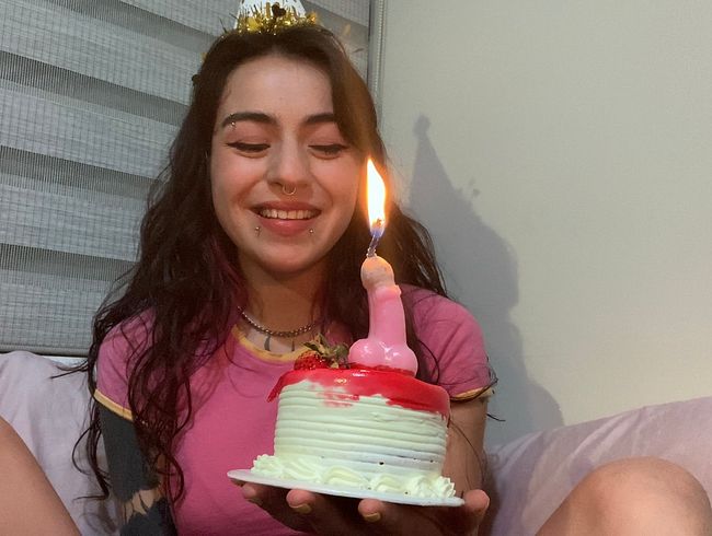 Download: VelvetLiquid - ALLES GUTE ZUM GEBURTSTAG! DANKE, DASS IHR HIER BIST