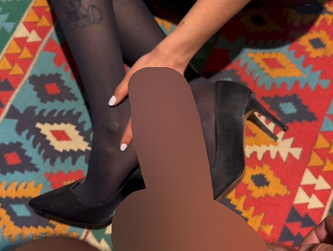 Download: VelvetLiquid - Komm auf die Absätze deiner gehorsamen Sekretärin :)