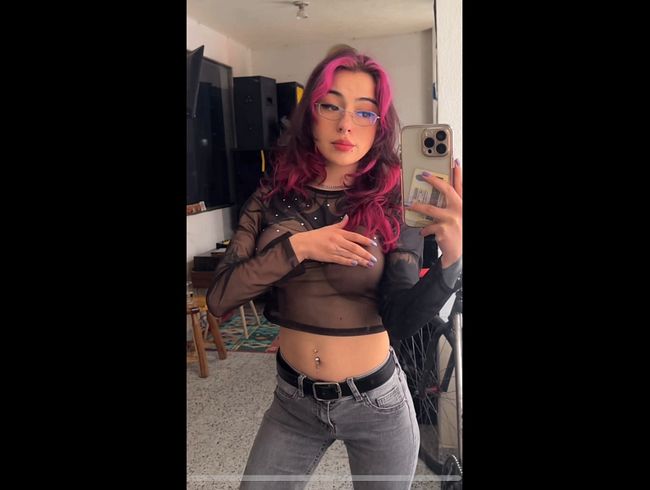 Download: VelvetLiquid - Outfit einer exhibitionistischen University-Schlampe