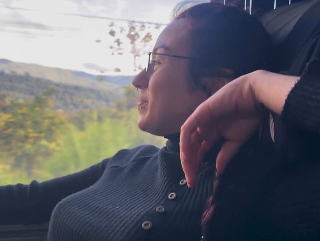 Download: VelvetLiquid - Geilheit während einer Busfahrt im öffentlichen Nahverkehr