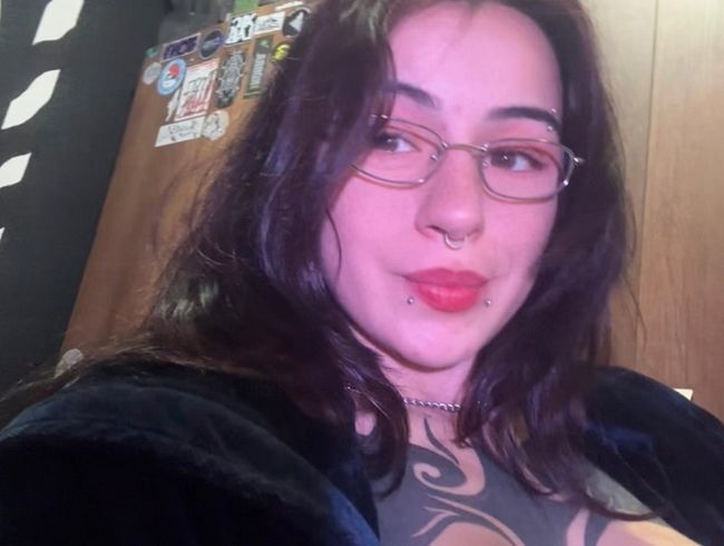 Download: VelvetLiquid - Kannst du erraten, was dieses süße Gesichtchen verbirgt?