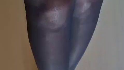 Download: VelvetVixen509 - Nylons? Der Hauch von Eleganz und Verlangen enger Nylons
