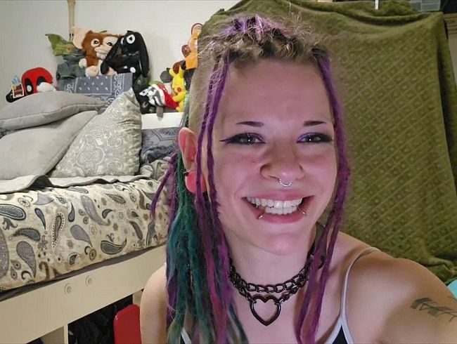 Download: ViGothFox - OMG Ist das zu intim? Meine PUSSY ganz NAH vor der Kamera… Zum ersten Mal angefasst!