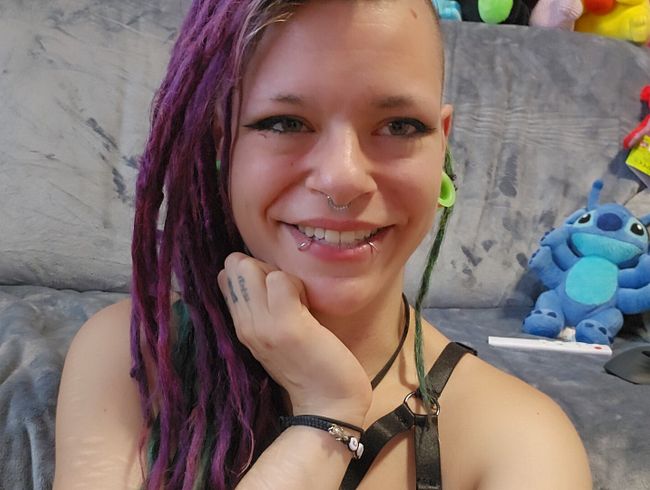 Download: ViGothFox - Ich bin absoluter Neuling dabei! Footjob & Finger-Orgie – Völlig unschuldig… aber so geil!!