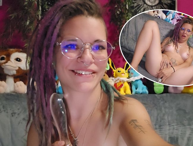 Download: ViGothFox - Glas so tief in meiner Pussy – Mein erstes Mal mit dem Glasdildo!!