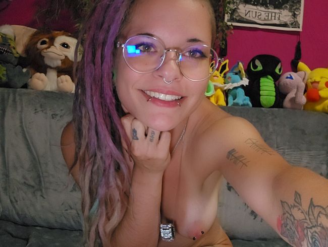 Download: ViGothFox - Glas so tief in meiner Pussy – Mein erstes Mal mit dem Glasdildo!!