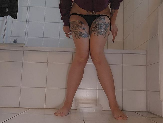 Download: ViGothFox - Teenypipi XL | Stiefmuttis Tupper VOLLGEPISST! Bekomm ich jetzt Ärger!?