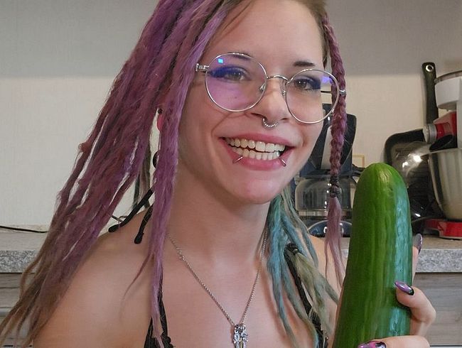 Download: ViGothFox - Toy vs. Gemüse | Jugend forscht Küchen-Experiment – was fickt besser?