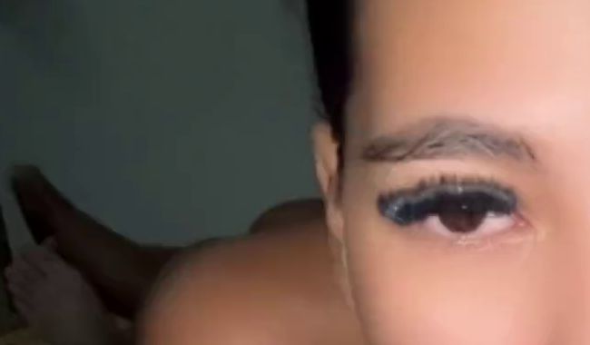 Download: Victoria092002 - Teil zwei: Verpasst nicht, wie mir mein Fan seine riesige Ladung Milch schenkt.