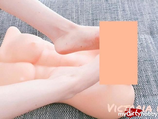 Download: VictoriaWet_Poland - Schönheit Füße - Fußjob nackte Füße auf Dildopuppe