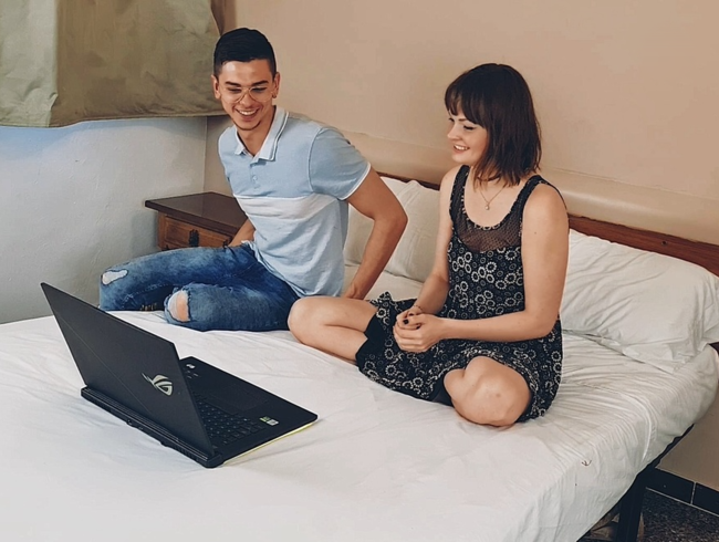 Download: VictoriaWet_Poland - lernen Englisch - College-Männer haben einen großen Schwanz