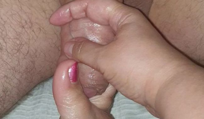 Download: Vienna_bitch31 - HEISSER Footjob einfach nur geil,spritzig...und hemmungslos!