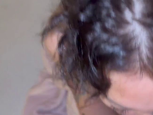 Download: VikaLux - Heiße russische Milf verwöhnt 20 jährigen Mann mit ihren Lippen (teil 1)