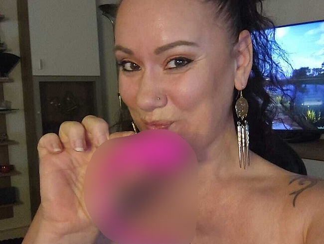 Download: Vivien-Molinas - Das Teil bringt die Pussy richtig zum sabbern!