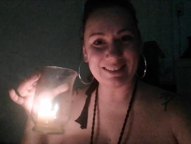 Download: Vivien-Molinas - STROMAUSFALL... IM DUNKELN IS GUT MUNKELN!!! GEMEINSAM WICHSEN BEI KERZENSCHEIN