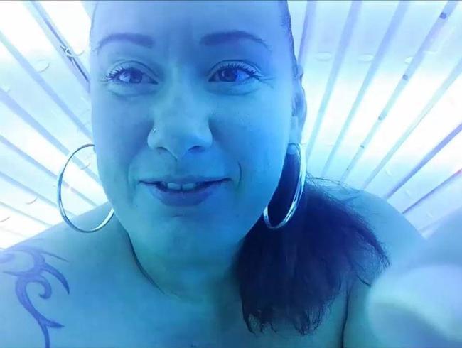 Download: Vivien-Molinas - OMG HOFFENTLICH WERDE ICH NICHT ERWISCHT... TOY-SPAß IM SOLARIUM