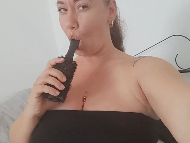 Download: Vivien-Molinas - BÜRSTENFICK… SO SIEHT MEINE EINWEIHUNGSTAUFE FÜR MEIN HAARLUDER AUS!!!