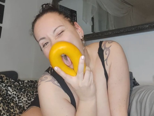 Download: Vivien-Molinas - FLEISCHWURST IM SAFTIGEN SPALTENBRÖTCHEN!!! HEUTE GEHT ES UM DIE WURST