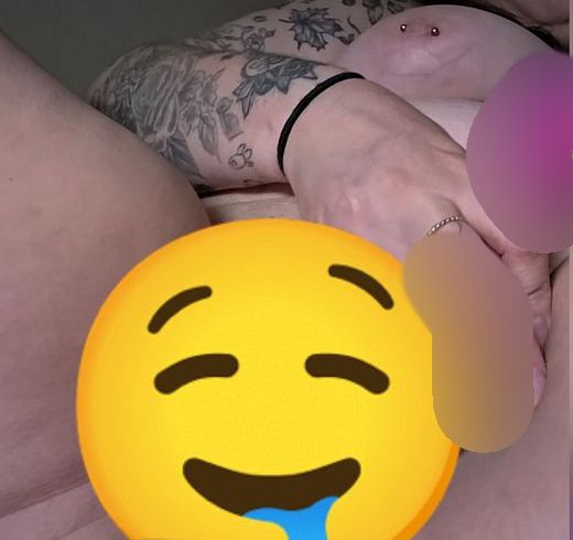 Download: Wallentinafreak - Rosa-lila Dildo Spaß