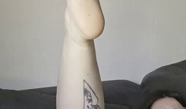 Download: Wallentinafreak - Latexhandschuhe verwöhnt den hintern :P