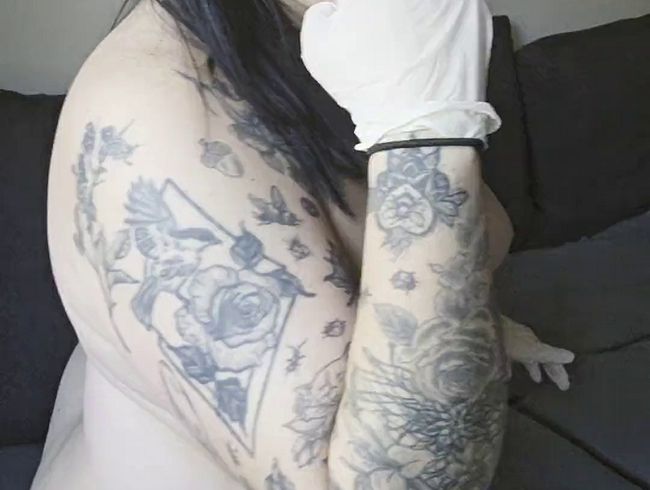 Download: Wallentinafreak - Latexhandschuhe verwöhnt den hintern :P