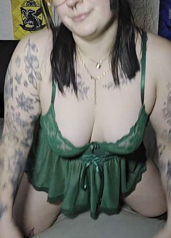 Download: Wallentinafreak - Dessous und Strapsen ging das Pussy Spritzen los