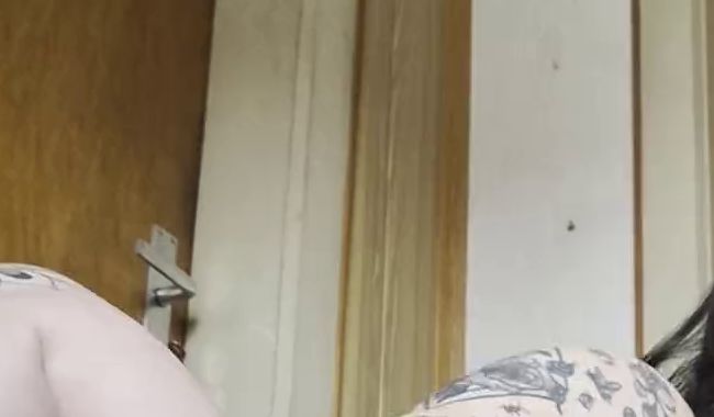 Download: Wallentinafreak - Rote Unterwäsche mit heels kann die Sauerei beginnen