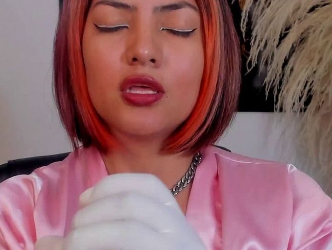 Download: Wayraa - Fetisch: Satinkleid + weiße medizinische Handschuhe