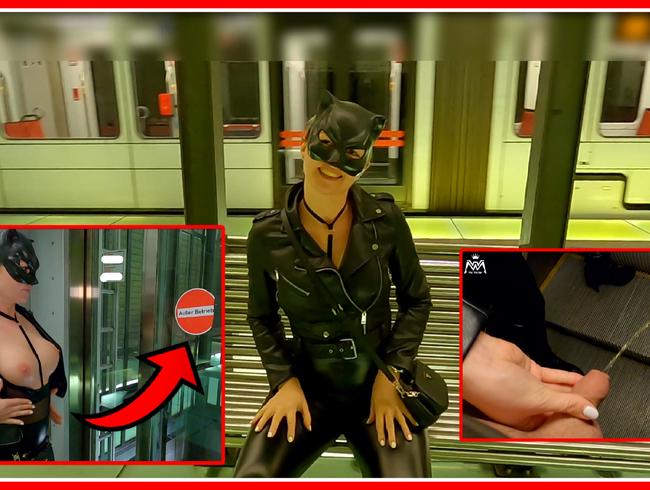 Download: Wet-Wonder - Public Piss Parade #21. Kameramann Pisst mit!