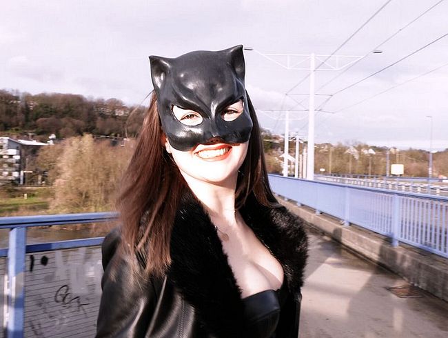 Download: Wet-Wonder - Public Piss Parade #22. Golden Rain auf der Brücke