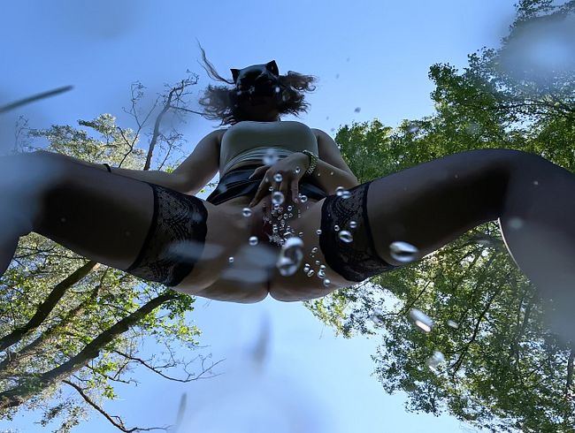 Download: Wet-Wonder - Meine Outdoor-Pissfotze