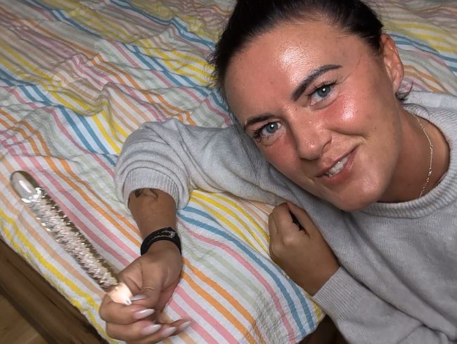 Download: Wet_lana - Passt der ganz in meinen Po ? Perverser Dildo-Test