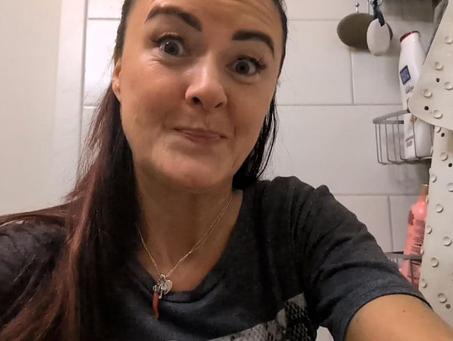 Download: Wet_lana - Bin ich so pervers? Warum macht mich das so geil?