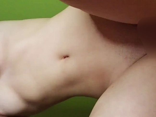 Download: WildRedFoxy - Dildoreiten von hinten und Nahaufnahme beim Orgasmus