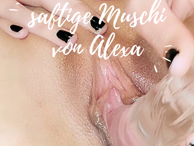Download: XXsweetalexaXX - Ich teste meinen neuen Glasdildo aus und er ist ganz schön HART!