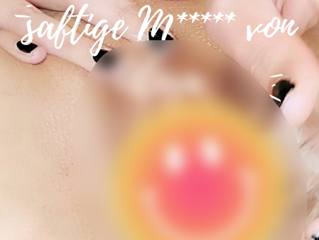 Download: XXsweetalexaXX - Ich teste meinen neuen Glasdildo aus und er ist ganz schön HART!