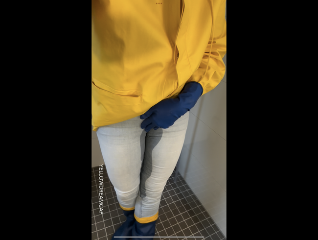 Download: Yellowdreamcap - Heute sind meine blauen Gummistiefel dran, sie brauchen einen neuen Pissgeruch