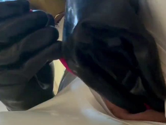 Download: Yellowdreamcap - Weißes Latex und Gummistiefel machen mich richtig geil