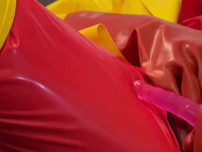 Download: Yellowdreamcap - Hallo aufgepasst, meine PVC und Regen Freunde hier kommt was spezielles für euch