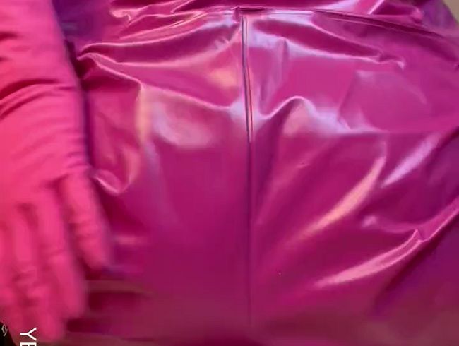 Download: Yellowdreamcap - Kennst du eigentlich schon meinen neuen PVC Anzug? Der macht mich mächtig geil.