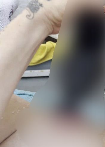 Download: YourHottieGirl - Hart am abspritzen aufem Balkon mit Massage Gerät ..