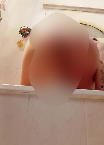 Download: YourHottieGirl - Dildo fick an der Badewannen kannte - geile Perspektive