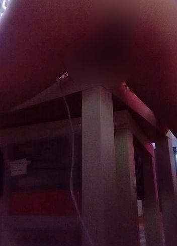 Download: YourHottieGirl - Muschi feucht gerieben an Tischkante - geil nass ...