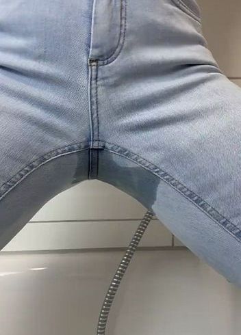Download: ZoeyLinn772 - Ich mache meine Jeanshose für dich nass ??