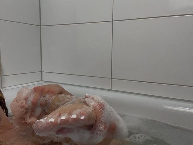 Download: ZoeyLinn772 - Gehst du mit mir Baden ? Heiße BadeSzenen