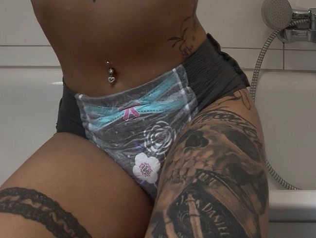 Download: ZoeyLinn772 - Omg ! Mein erstes Windel Video im Internet !!!