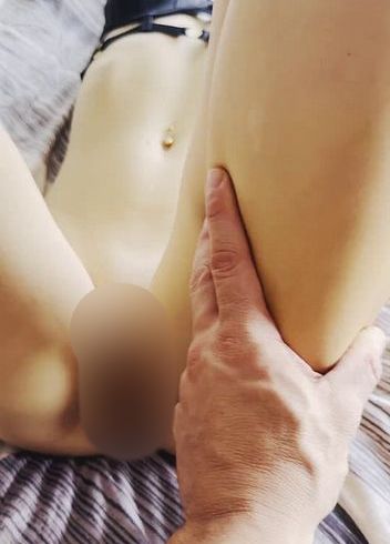 Download: _hotbella - Deepthroat! Volle Ladung in den Rachen!