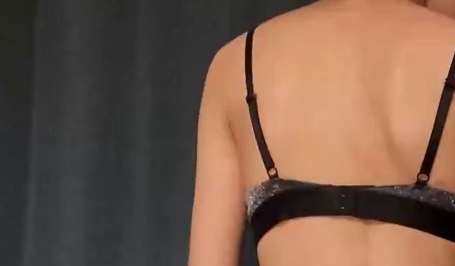 Download: alexateen0 - Mit High Heels in meinem Haus laufen