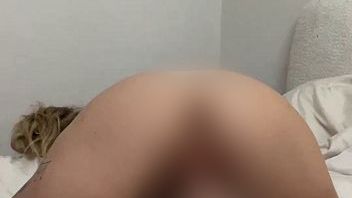 Download: avaexklusiv - Wie findest du meine beiden Fick löcher von hinten?